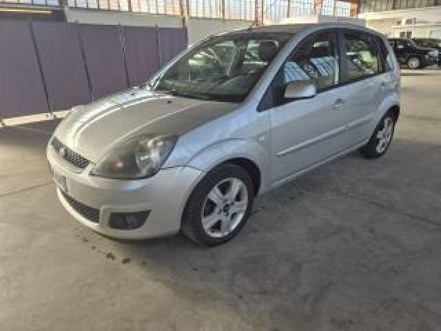 Ford Fiesta 1.2 16v 5p. Ghia 
