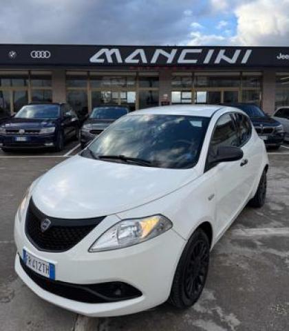 Lancia Ypsilon 1.2 69 Cv 5 Porte Silver 
