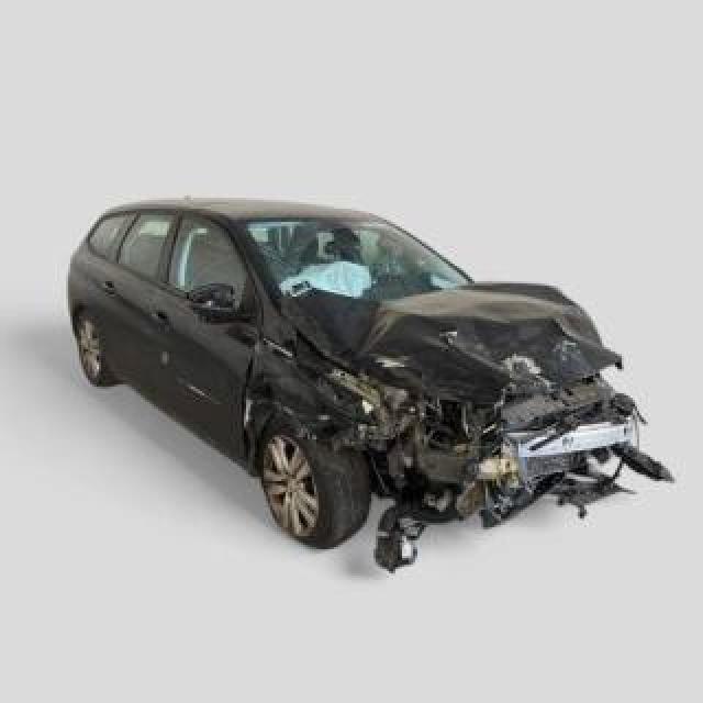 Peugeot 308 130 S&s 2021 Sinistrata 