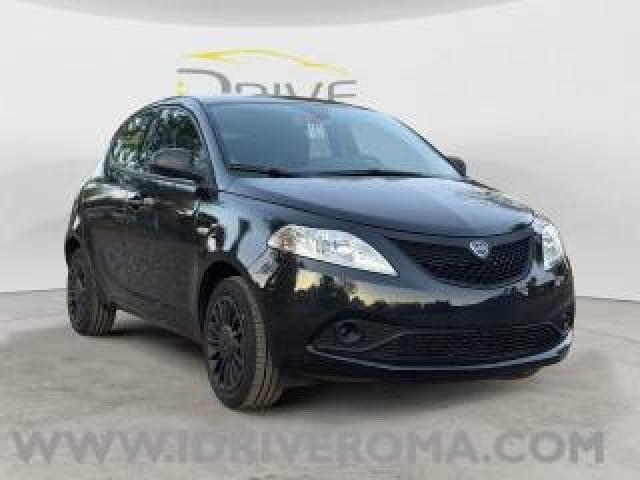 Lancia Ypsilon 1.0 Firefly Hybrid Ecochic  Colore nero 