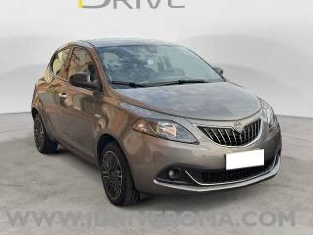 Lancia Ypsilon 1.0 Firefly Hybrid Gold.  Grigio Met. 