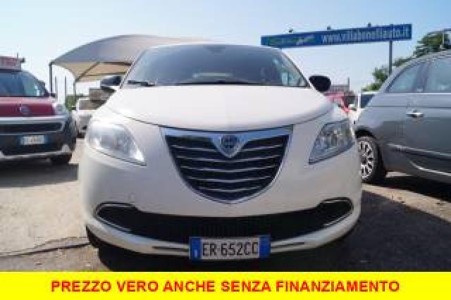 Lancia Ypsilon 1.2 69 Cv 5 Porte Silver 