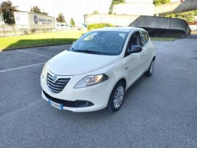 Lancia Ypsilon 1.2 69 Cv 5 Porte Silver Neopatentati  