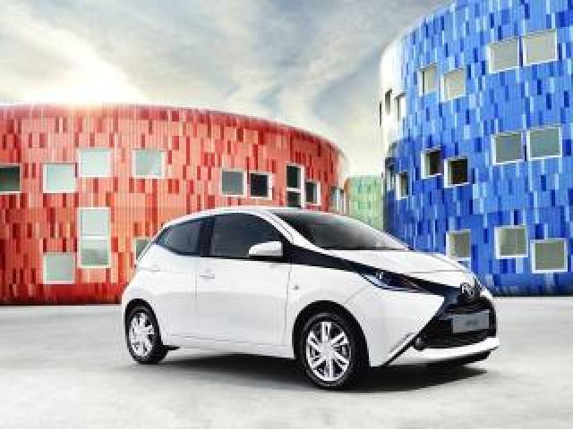 Toyota Aygo 1.0 Vvt-I 69 Cv 5 Porte X-Cite Si Neopatentati 