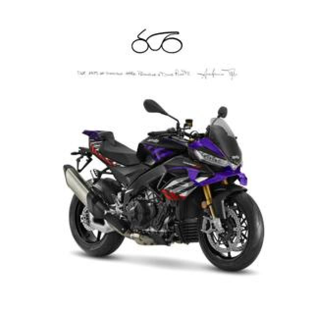Aprilia Tuono V4 1100 Factory . 