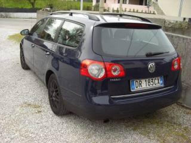 Volkswagen Passat 1.6/102cv Var. Trendline 