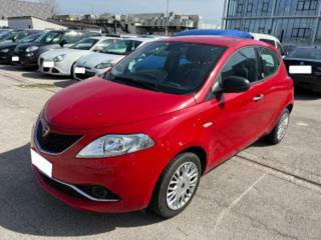 Lancia Ypsilon 1.2 69 Cv 5 Porte Gpl Ecochic Silver 