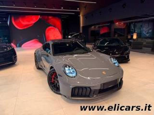 Porsche 911 Carrera 4 Gts 