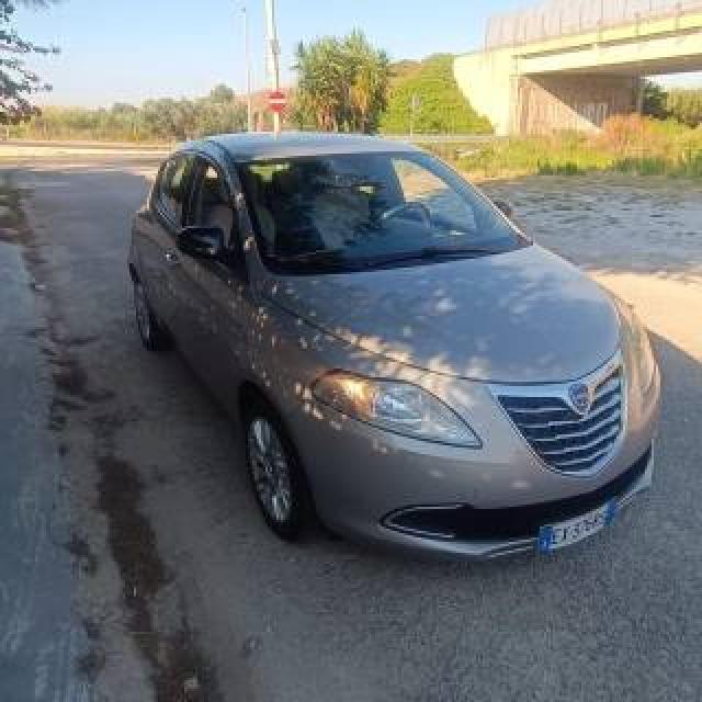 Lancia Ypsilon 1.2 69 Cv 5 Porte Gpl Ecochic Gold 