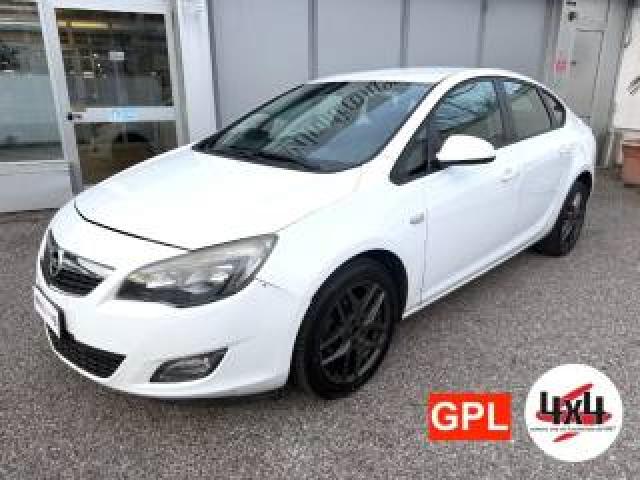 Opel Astra Notcback 1.4 Turbo 140cv 5 Pt. *gpl* 