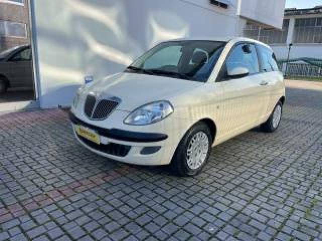 Lancia Ypsilon 1.2 Argento 