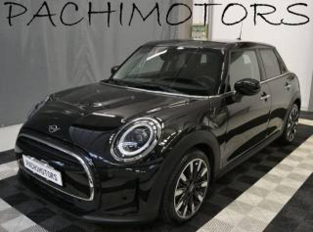 Mini Cooper 1.5 Automatica Essential 5 Porte km 8.000 ** 