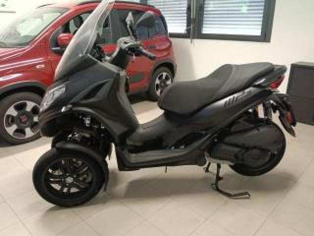 Piaggio Mp3 300 Hpe  Deep Black E5 Abs Km 9 !!!!!! 