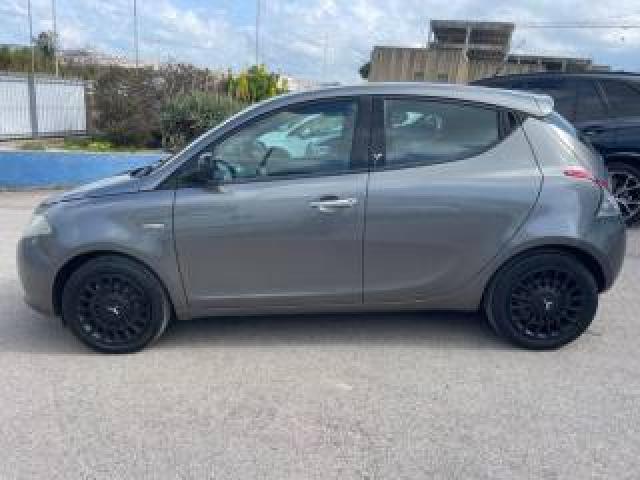 Lancia Ypsilon 1.2 69 Cv  