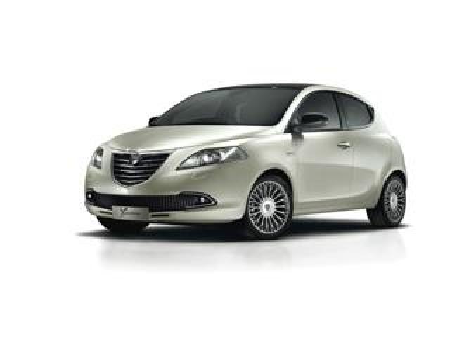 Lancia Ypsilon 1.3 Mjt 16v 95 Cv 5 Porte S&s Silver 