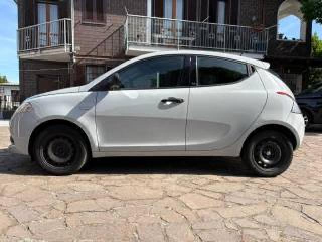 Lancia Ypsilon 1.2 69 Cv 5 Porte Gpl Ecochic 