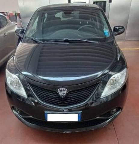 Lancia Ypsilon 1.2 69 Cv 5 Porte Gpl Ecochic  