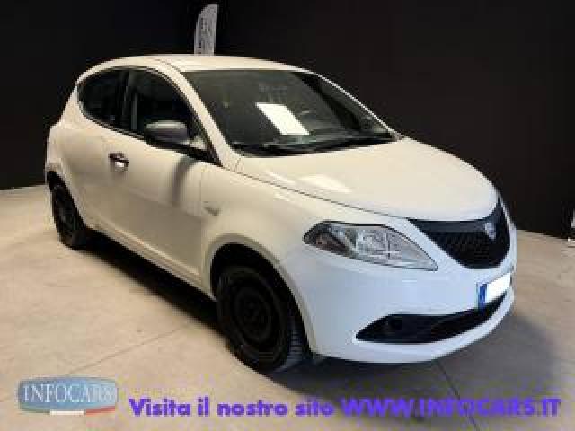 Lancia Ypsilon 1.0 Hybrid 70 Cv Ecochic Silver - Promo 