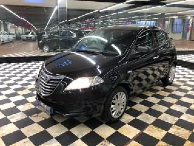 Lancia Ypsilon 1.2 69 Cv 5 Porte Silver 