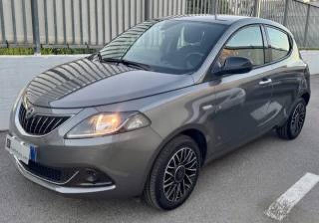 Lancia Ypsilon 1.0 Firefly 5 Porte S&s Hybrid Platino 