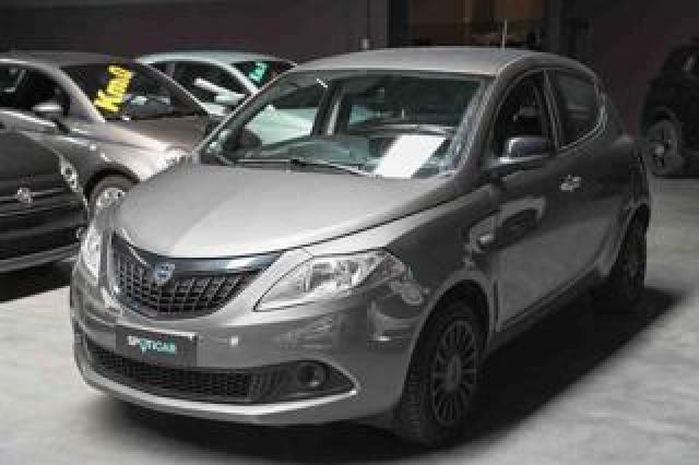 Lancia Ypsilon 1.0 Firefly S&s Hybrid Silver 