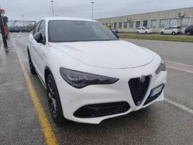 Alfa Romeo Stelvio 2.2 T Veloce Q4 210cv Auto 