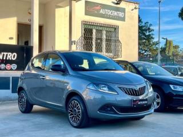 Lancia Ypsilon 1.0 Firefly 5 Porte S&s Hybrid Platino 