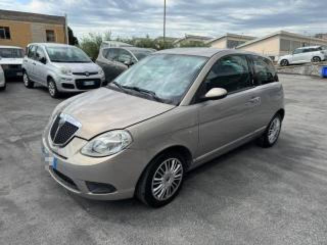 Lancia Ypsilon 1.4 16v Platino 
