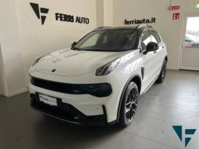 Lynk & Co 01 Phev More 