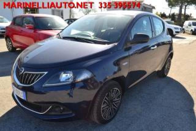 Lancia Ypsilon 1.0 Firefly 5 P. Hybrid Ecochic Gold 