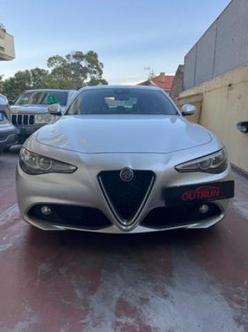 Alfa Romeo Giulia 2.2 Turbodiesel 180 Cv At8 Business Sport Launch E 