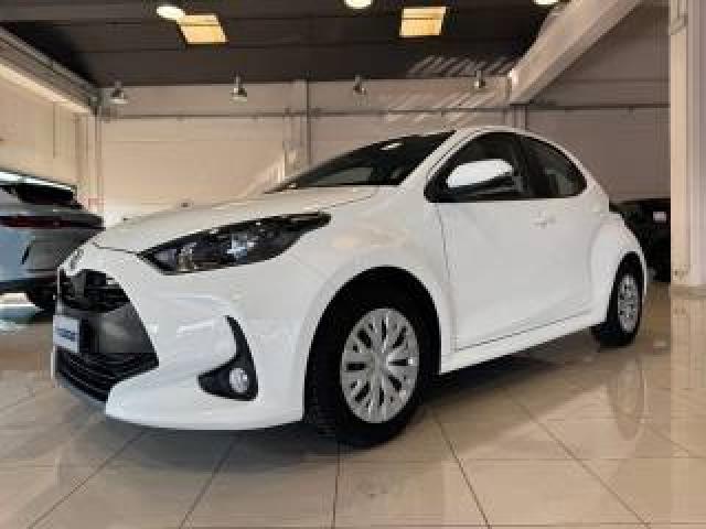 Toyota Yaris 1.0 5 Porte Active Prezzo Reale Ok Neopatentati 
