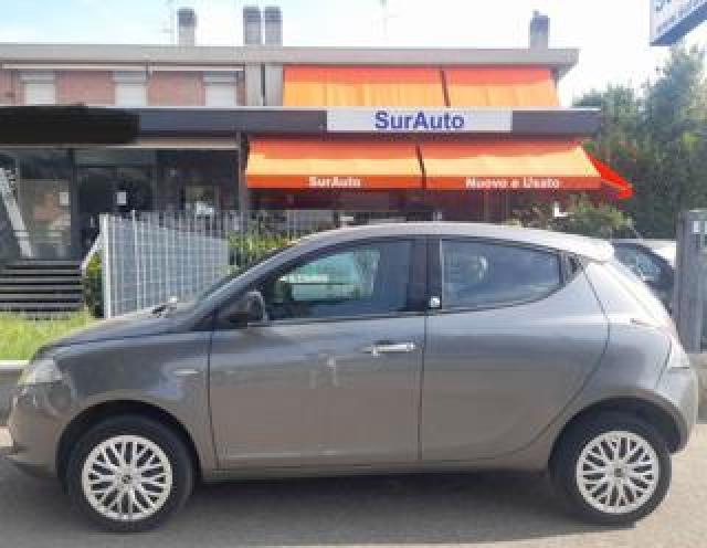 Lancia Ypsilon Metano Ecochic Silver 