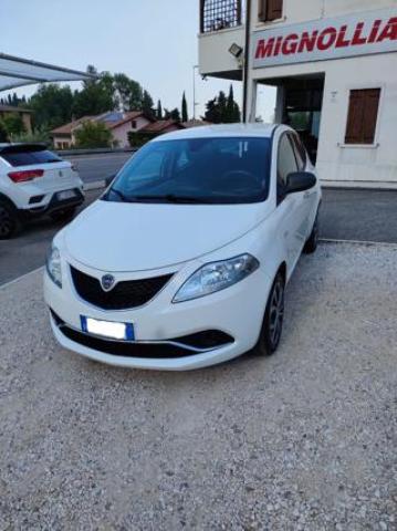 Lancia Ypsilon 1.2 69 Cv 5 Porte Gpl Ecochic Silver 