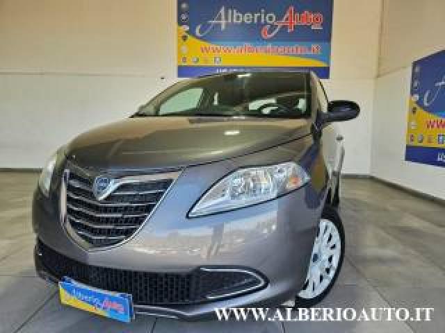 Lancia Ypsilon 1.3 Mjt 16v 95 Cv 5 Porte S&s Silver 