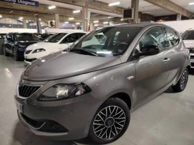 Lancia Ypsilon 1.0 70cv Hybrid Platino Promo 