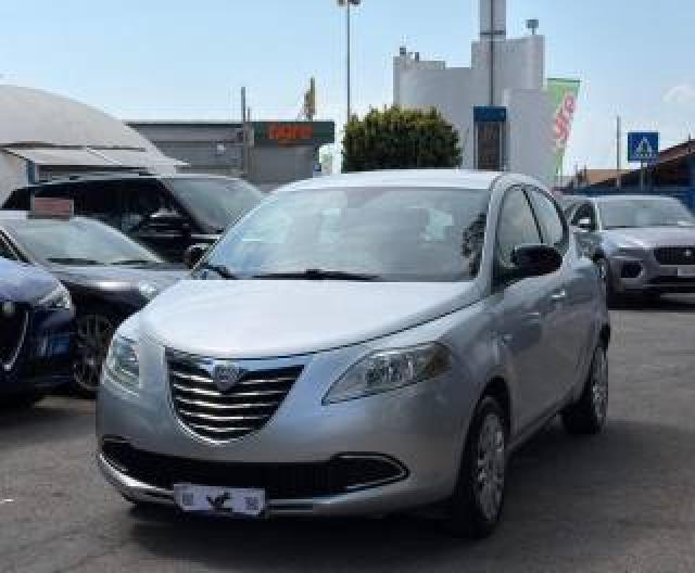 Lancia Ypsilon 1.2 69 Cv 5 Porte Silver 