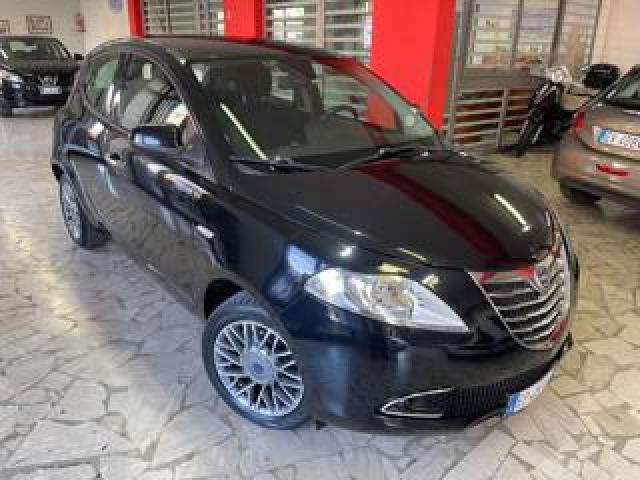 Lancia Ypsilon 1.3 Mjt 16v 95 Cv 5 Porte S&s Silver 