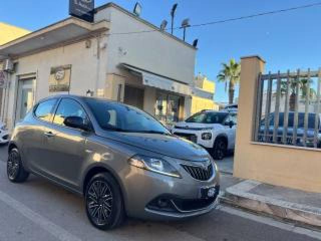 Lancia Ypsilon 1.0 Firefly Hybrid Unyca 