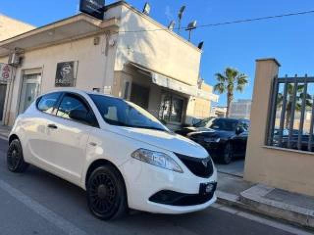 Lancia Ypsilon 1.0 5p Hybrid Silver 