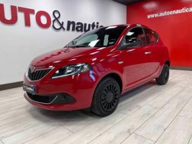 Lancia Ypsilon 1.0 Firefly Hybrid 