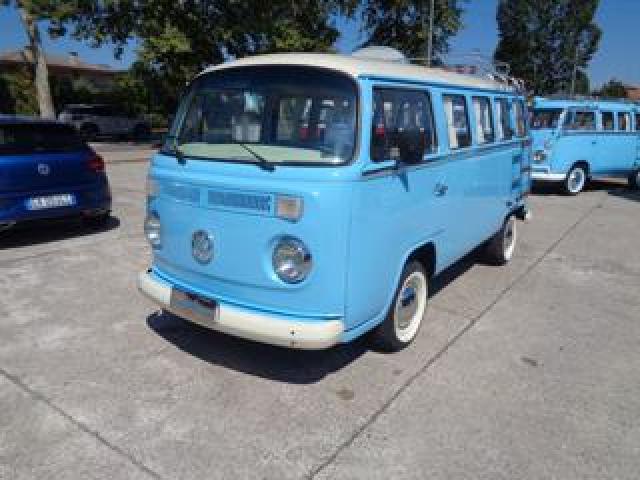 Volkswagen T2 Kombi Camper 