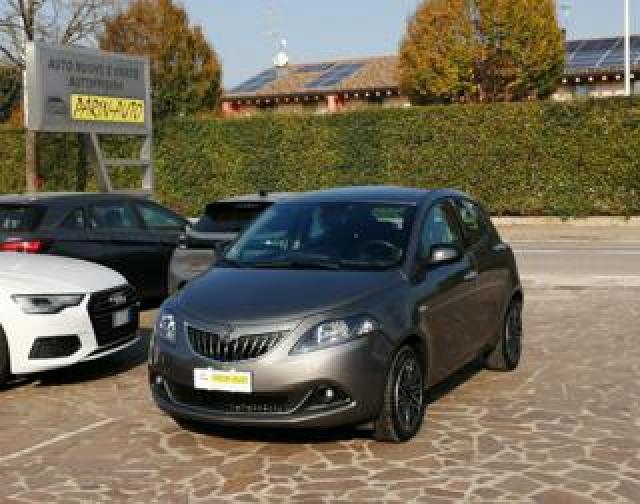 Lancia Ypsilon 1.0 Firefly 5 Porte S&s Hybrid Gold 5 Posti 