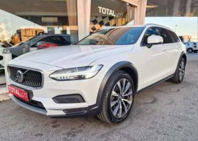 Volvo V90 Cross Country B4 