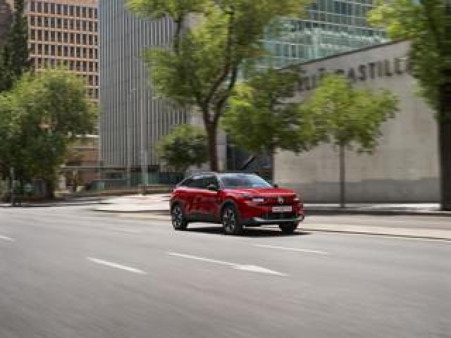 Citroen C4 Hybrid 145 E-Dcs6 Plus 