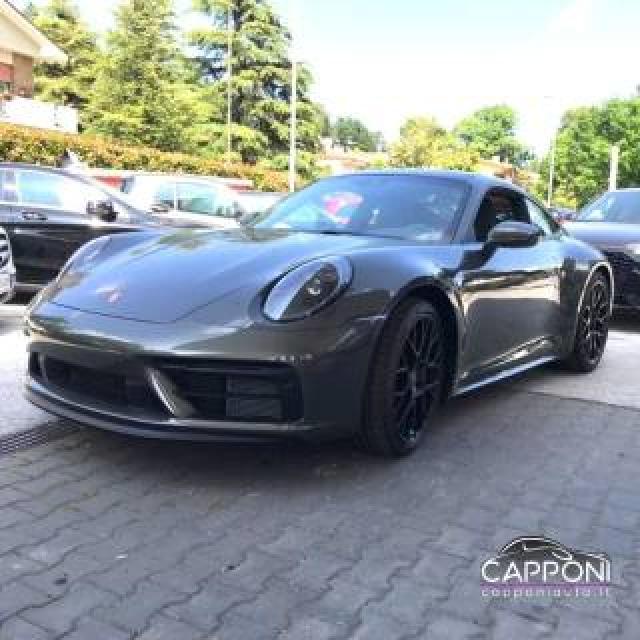 Porsche 911 Carrera 4 Gts  