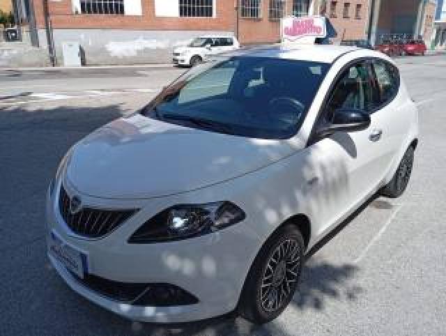 Lancia Ypsilon 1.0 Firefly 5 Porte Hybrid Platino Pari Al Nuovo 