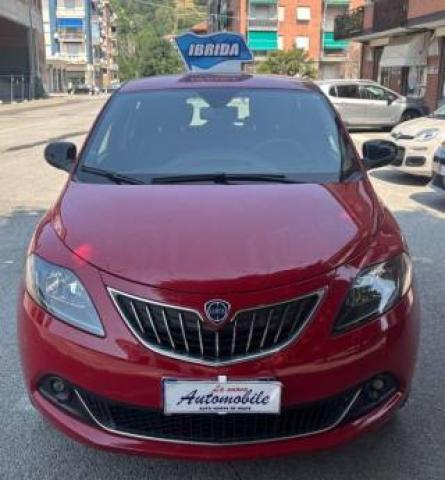 Lancia Ypsilon 1.0 Firefly 5 Porte S&s Hybrid Silver Plus 5 Posti 