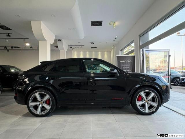 Porsche Cayenne Coupe' 