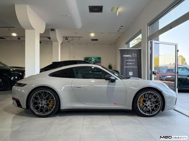 Porsche 992 